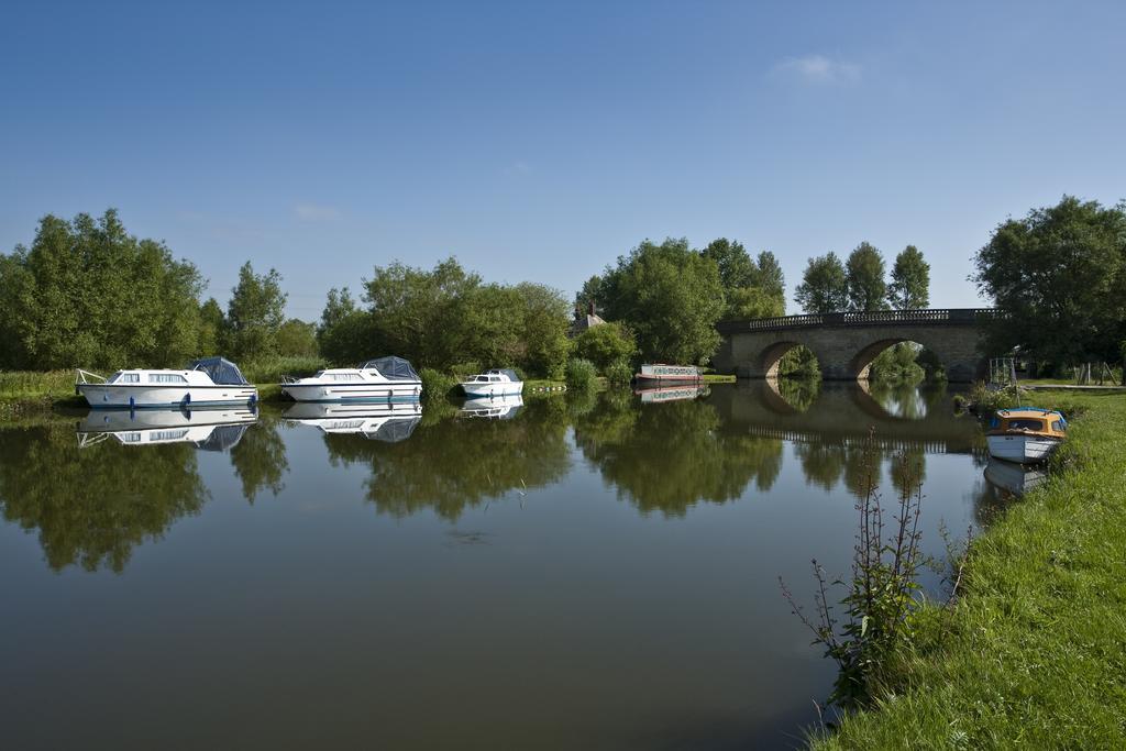 Oxford Riverside Glamping Extérieur photo
