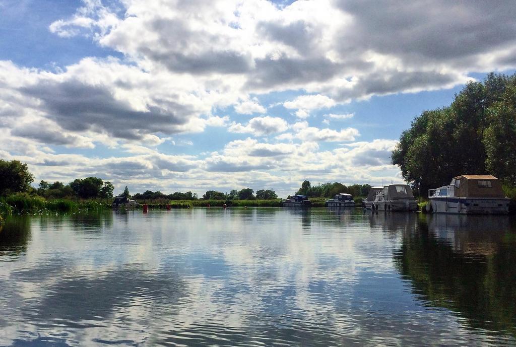Oxford Riverside Glamping Extérieur photo