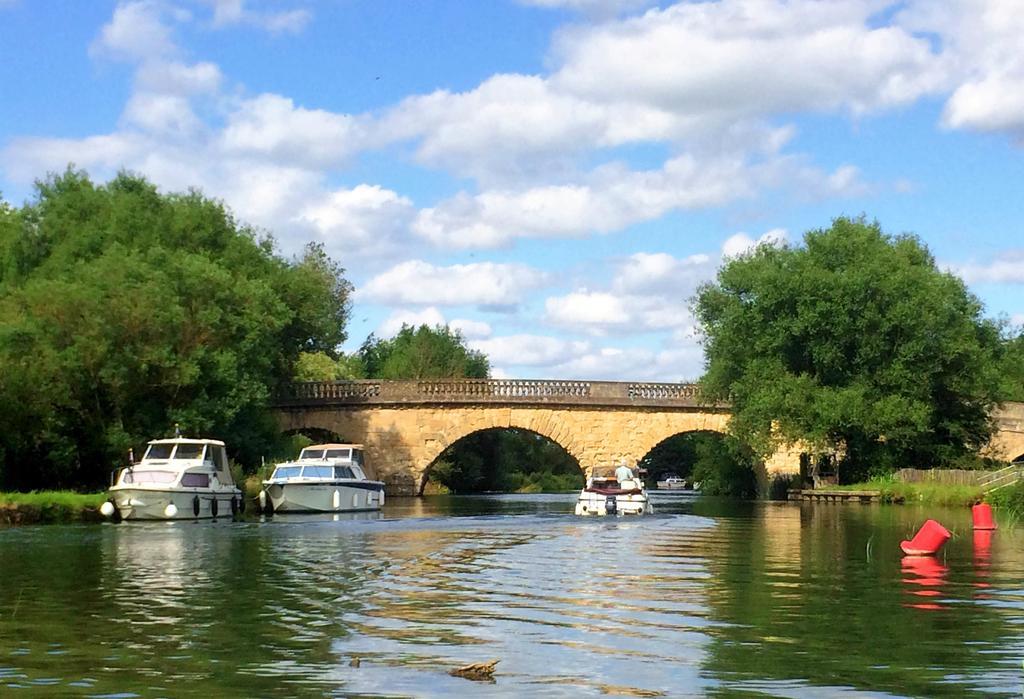 Oxford Riverside Glamping Extérieur photo