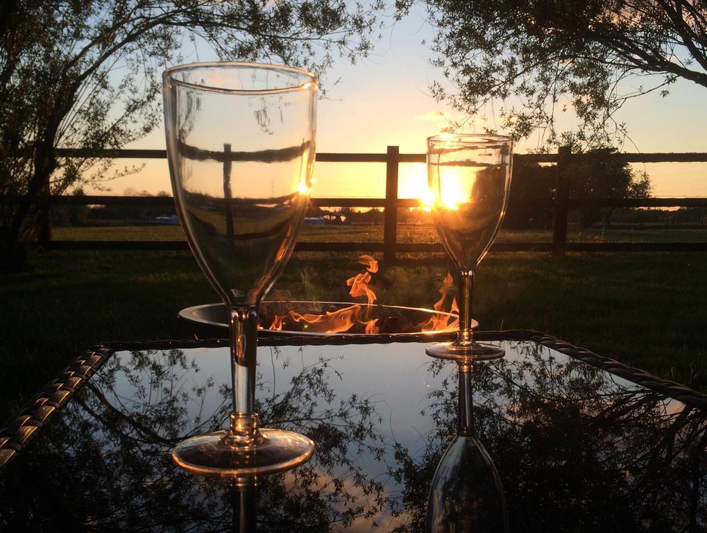 Oxford Riverside Glamping Extérieur photo